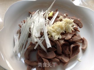 酸辣腰片的做法步骤：3
