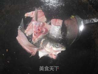 炸鱼块+鱼头豆腐汤的做法步骤：9