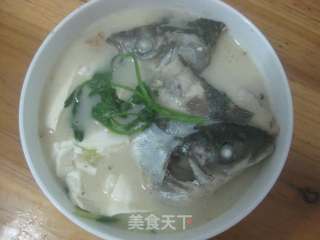 炸鱼块+鱼头豆腐汤的做法步骤：12