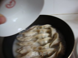 冰花煎饺的做法步骤：3