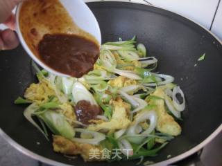5分钟搞定东北人家至爱无敌下饭菜：大酱炒鸡蛋的做法步骤：7