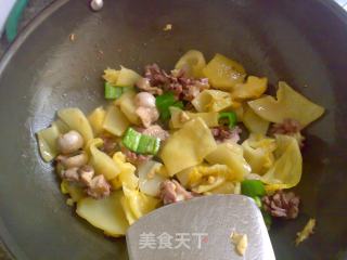 酸菜炒鸡珍的做法步骤：8