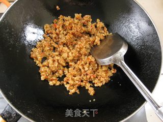 鲊辣椒炒肥肠的做法步骤：4