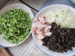炒麻食的做法步骤：3