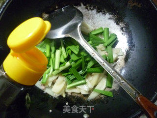 肉末韭菜炒茭白的做法步骤：10