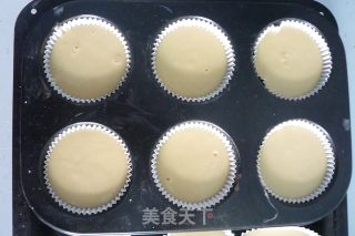 玛芬蛋糕（6个量）的做法步骤：4
