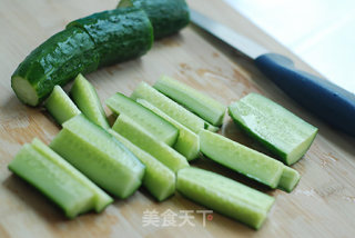 川辣黄瓜的做法步骤：2