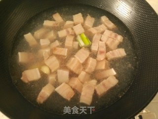 川味红烧肉的做法步骤：2