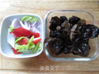 老醋木耳的做法步骤：1