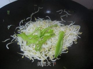 清炒绿豆芽的做法步骤：5