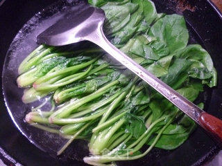 生蒜拌菠菜的做法步骤：5