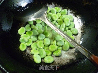 韭菜炒蚕豆的做法步骤：7