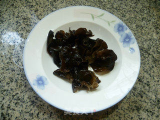 黑木耳梅豆炒五花肉的做法步骤：4