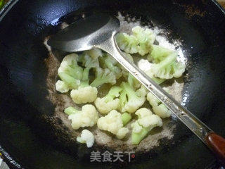 虾皮香干炒花菜的做法步骤：7