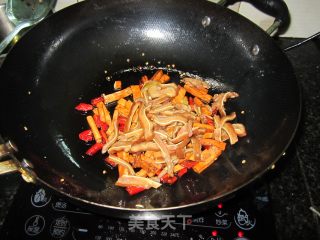卤猪耳烧豆腐的做法步骤：4