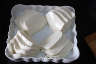 【皮蛋豆腐】——家常简单夏日凉菜的做法步骤：3