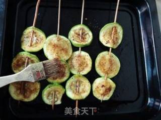街边小吃我来做——烤西葫芦串的做法步骤：6