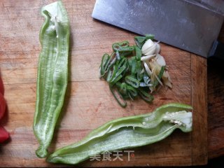 青椒版西红柿鸡蛋打卤面，微微的辣中带点儿小酸甜儿的做法步骤：5