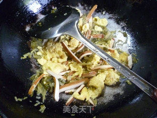 雪菜香干炒鸡蛋的做法步骤：10