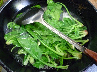 菠菜炒夜开花的做法步骤：6