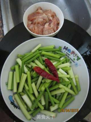 蒜苔炒肉片的做法步骤：1