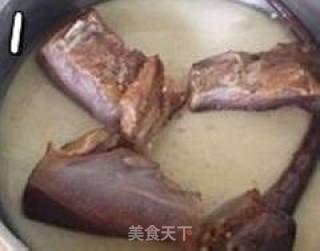 肉娃的菜菜------蒜苗炒腊肉的做法步骤：1