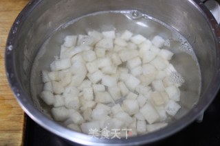 【彩蔬火腿丁】——家常简单快手菜的做法步骤：3