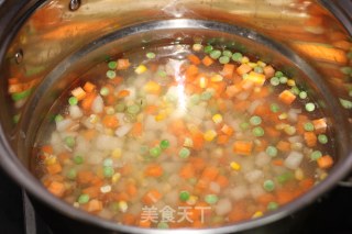 【彩蔬火腿丁】——家常简单快手菜的做法步骤：6