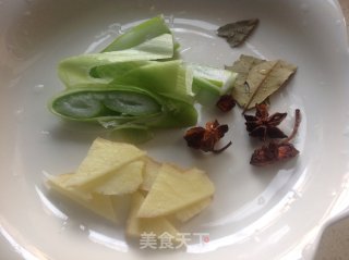 [香炒肉皮]------浓浓满口香的做法步骤：2