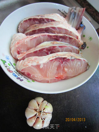 蒜香鱼块的做法步骤：1
