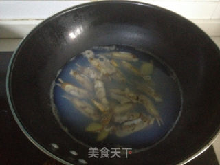 凉拌蛏子的做法步骤：1
