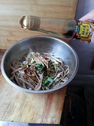 川味！凉拌豆腐丝的做法步骤：6