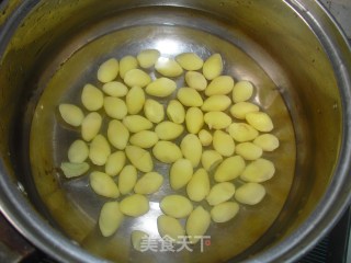 银杏炒莴苣的做法步骤：2