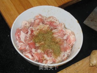 葱爆孜然羊肉的做法步骤：2