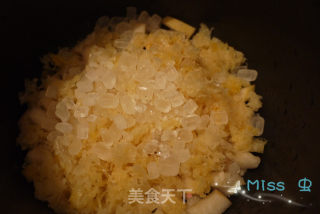 私房冰糖雪梨炖银耳的做法步骤：4