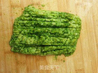 宝宝西兰花蛋饼的做法步骤：1