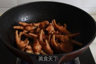红烧鸡爪的做法步骤：4
