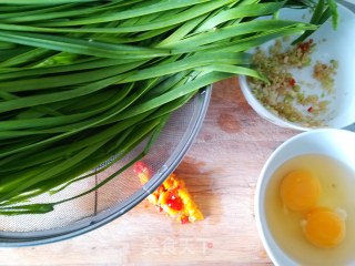 韭菜炒鸡蛋的做法步骤：1