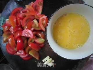 西红柿鸡蛋汤的做法步骤：2