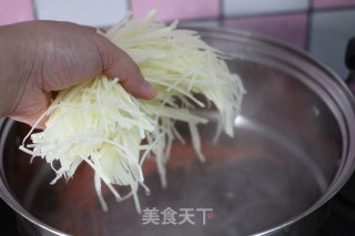 【凉拌土豆丝】——家常简单夏日凉菜的做法步骤：6