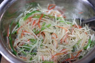 【凉拌土豆丝】——家常简单夏日凉菜的做法步骤：14
