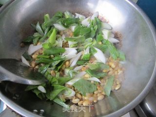 葱炒黄豆芽的做法步骤：8