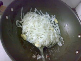 韭黄烧肉粉的做法步骤：6