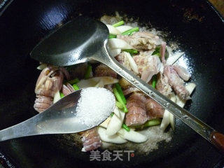 蒜薹茭白炒虾蛄的做法步骤：15