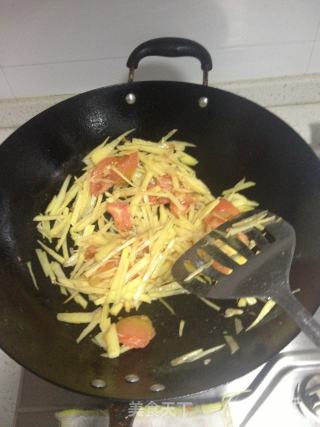 蒜香番茄土豆丝的做法步骤：2