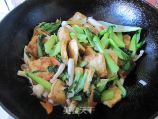 油菜炒豆腐的做法步骤：5