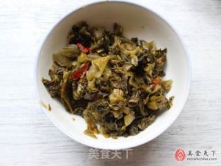 酸菜肉丝面的做法步骤：2