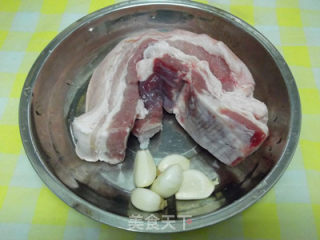 蒜香五花肉的做法步骤：1