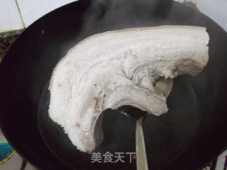 蒜香五花肉的做法步骤：2