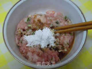 豆腐皮肉卷的做法步骤：3